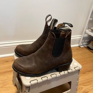 Blundstone Heeled Boots - Antique Brown